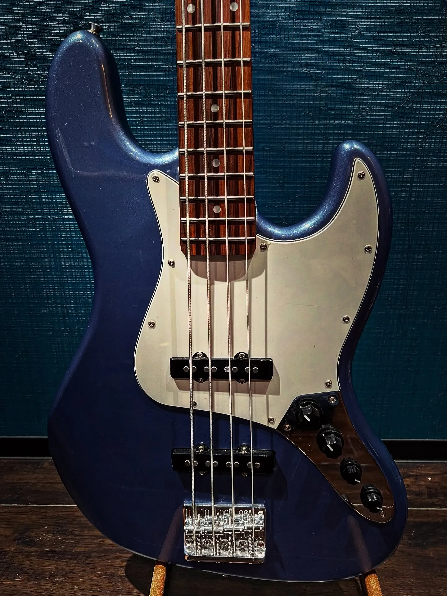 HISTORY HJB-Performance Active...