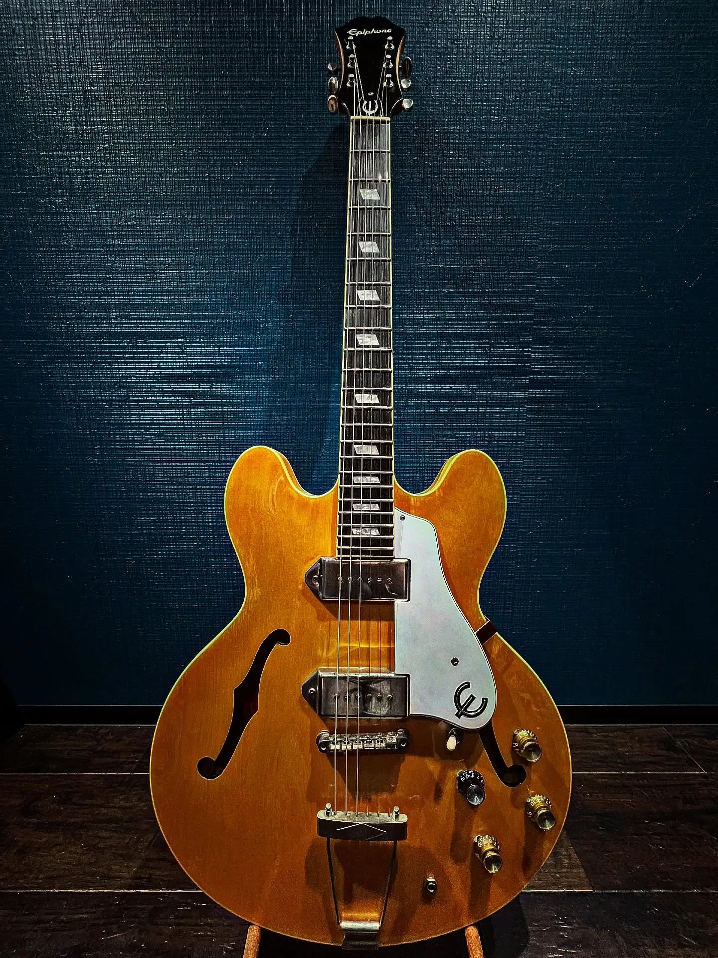 Epiphone Casino natural 入荷✨