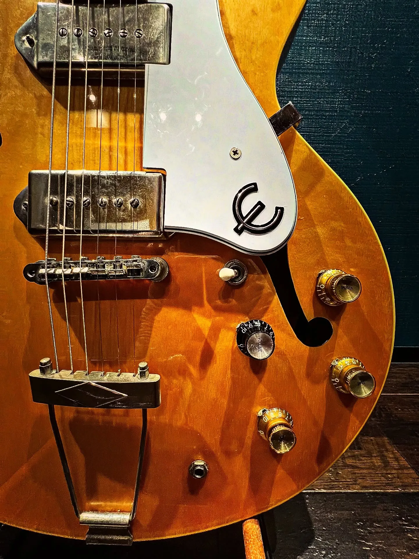 Epiphone Casino natural 入荷✨