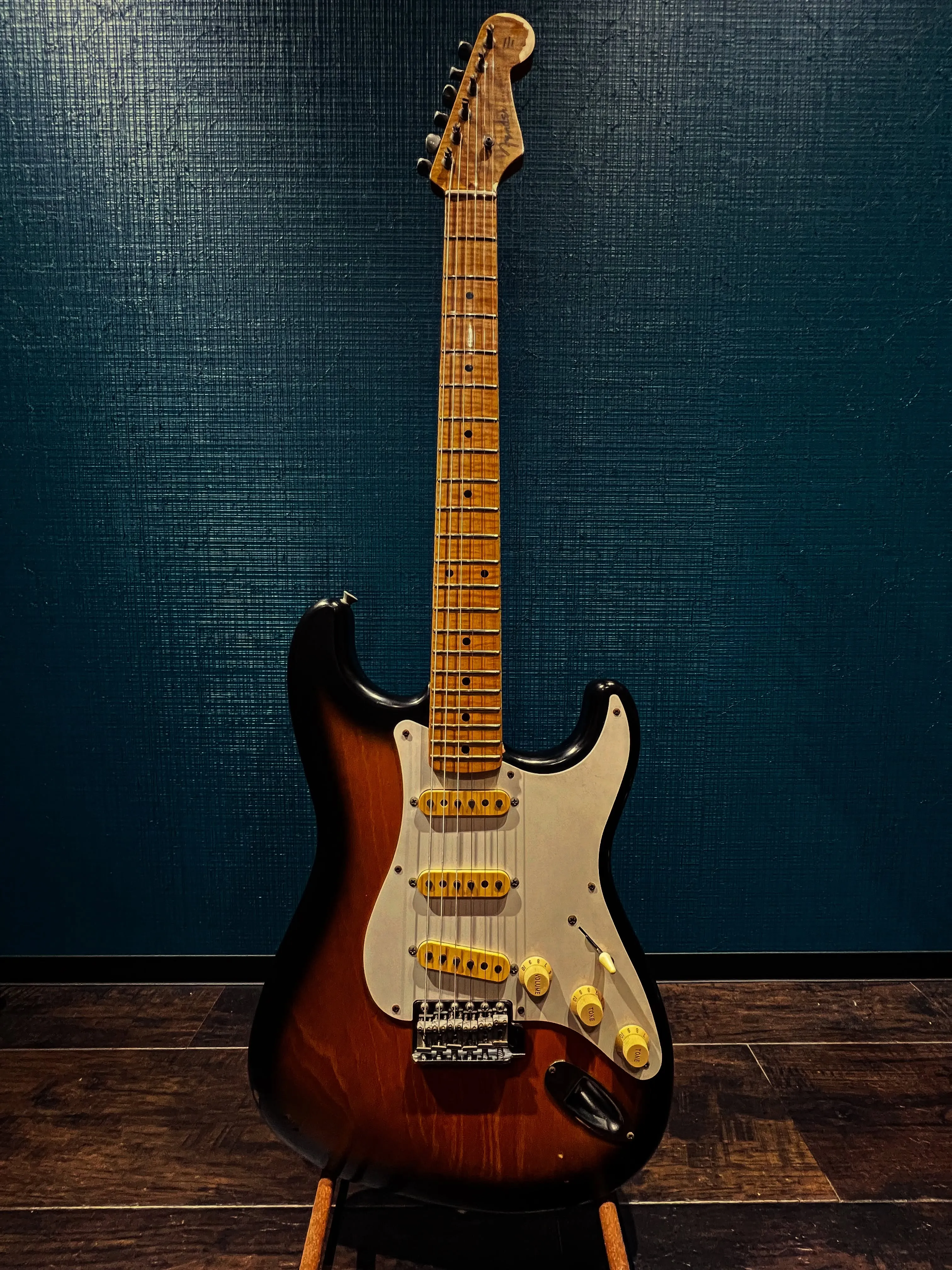 Fender Japan ST54 70AS s seria...