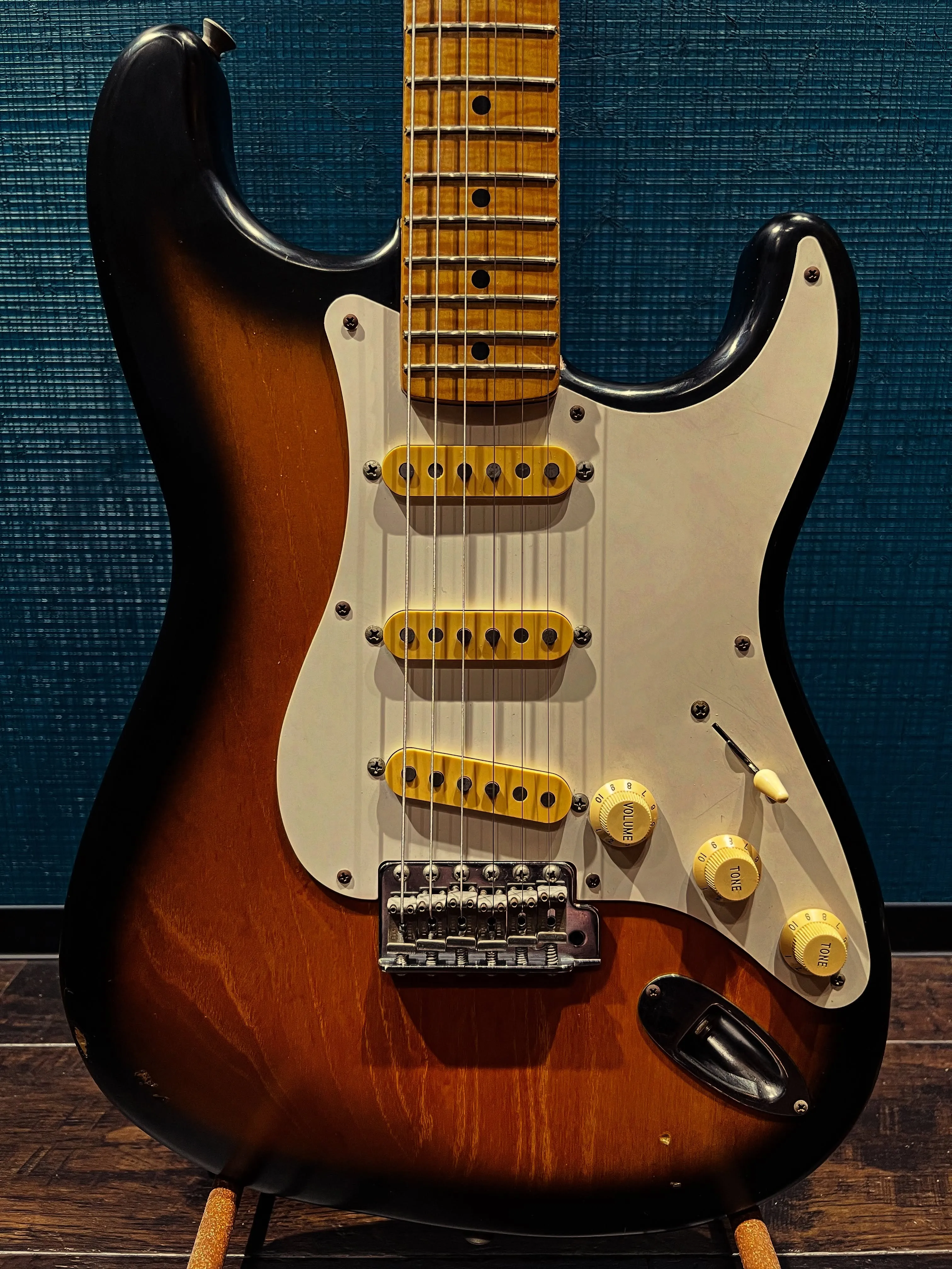 Fender Japan ST54 70AS s seria...